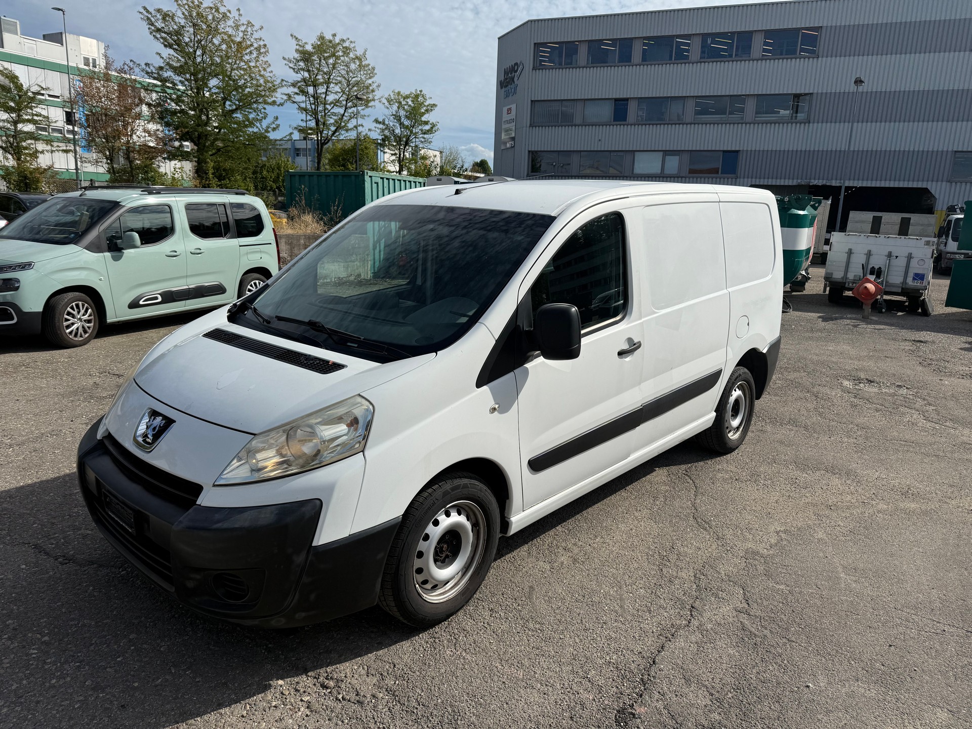 PEUGEOT Expert 2.0 HDi 229 L1H1-image-0