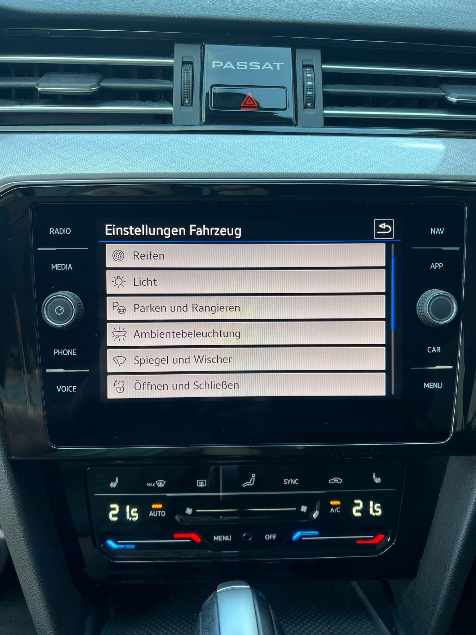 VW Passat 2.0 TDI BMT Business 4Motion DSG-image-15