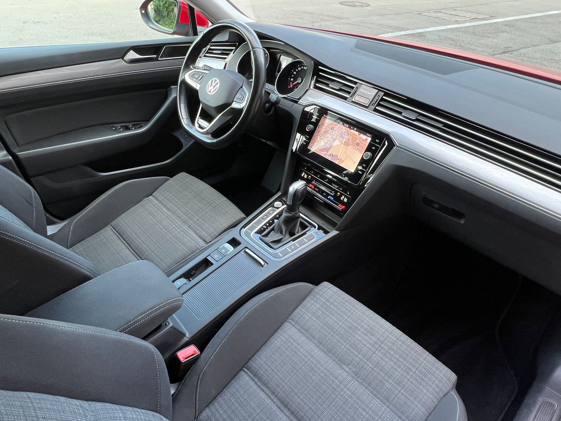 VW Passat 2.0 TDI BMT Business 4Motion DSG-image-10
