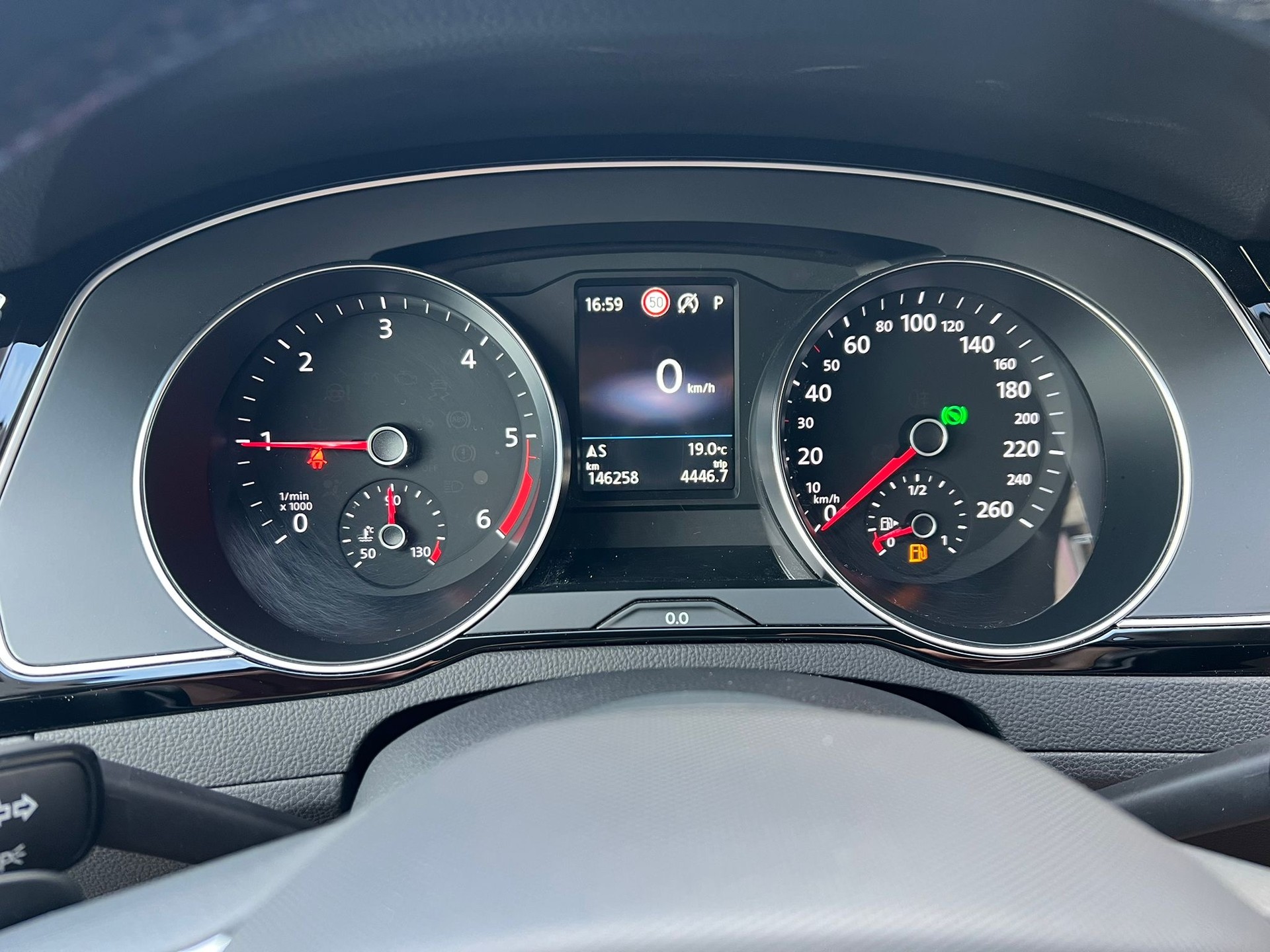 VW Passat 2.0 TDI BMT Business 4Motion DSG-image-14