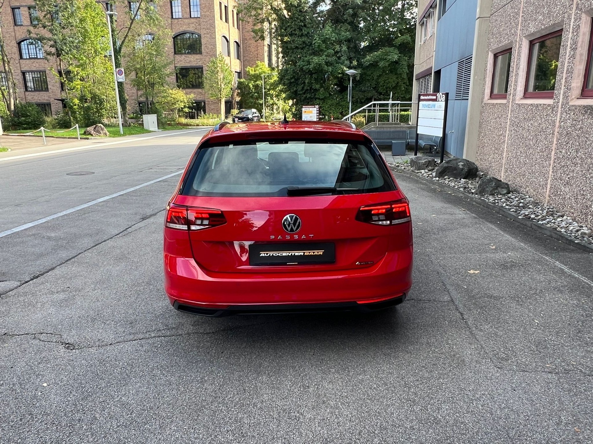 VW Passat 2.0 TDI BMT Business 4Motion DSG-image-6