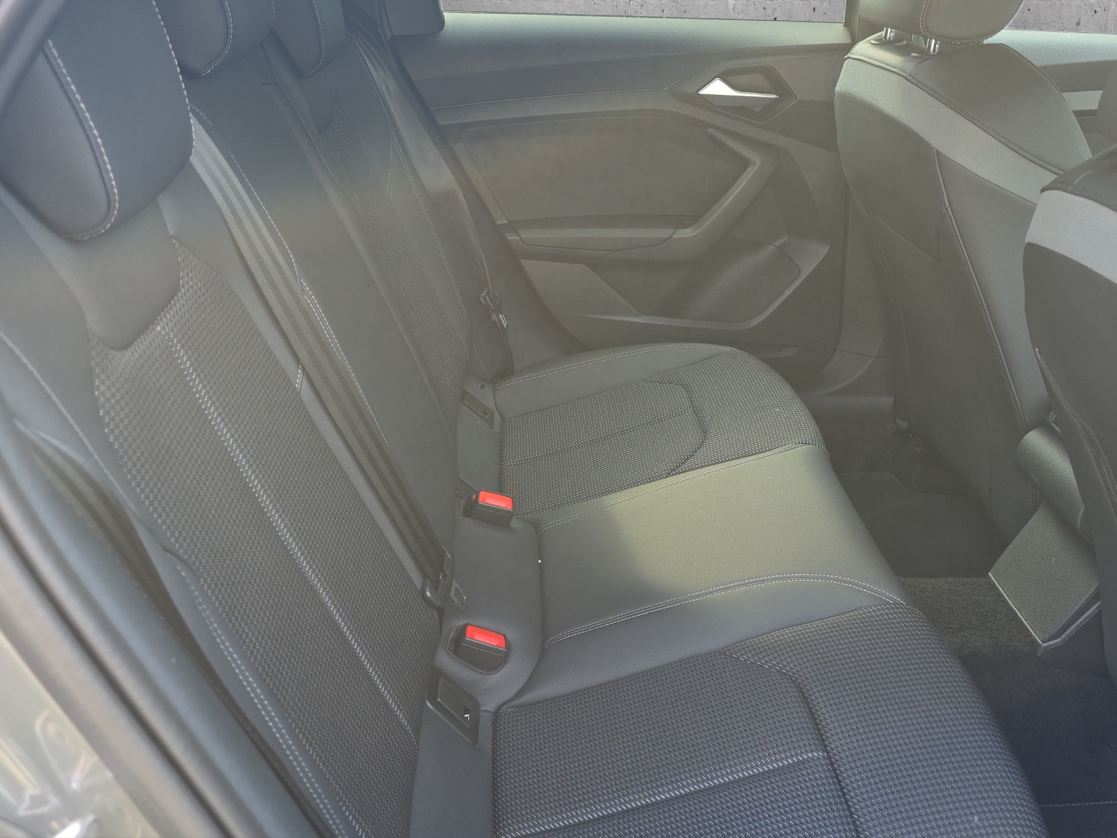AUDI A1 Sportback 30 TFSI S Line Attraction S-tronic-image-12