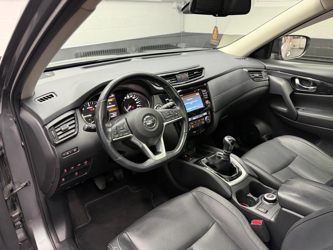 NISSAN X-Trail 2.0 dCi ALL-MODE 4x4 | Panorama Dach | Eibach Tiefergelegt | 360° Kamera | Bose | Carbon | Leder-image-16