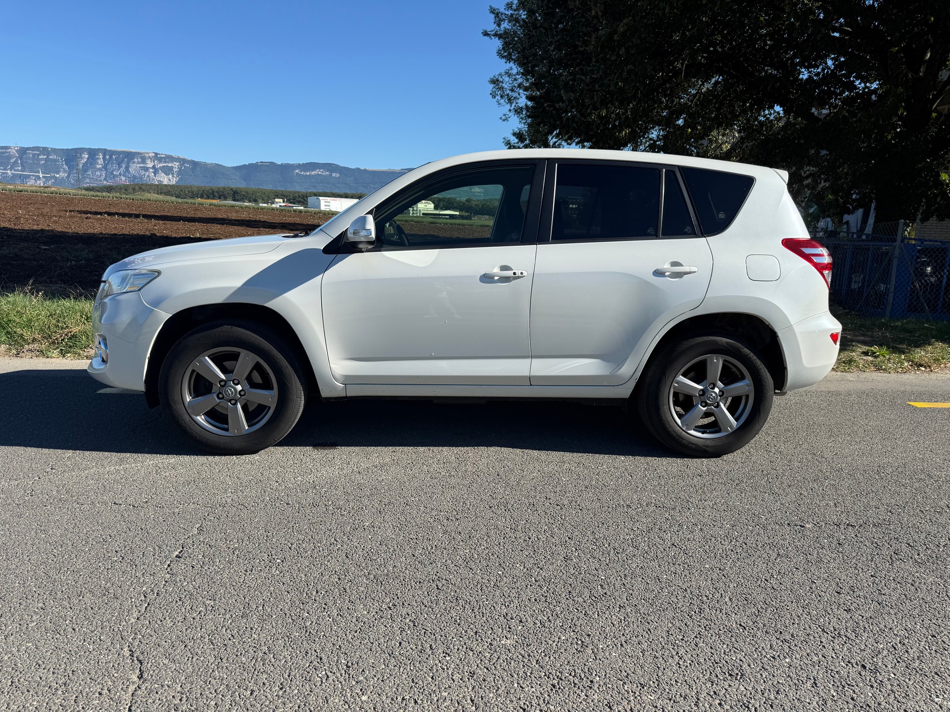 TOYOTA RAV-4 2.2D-4D Style-image-12