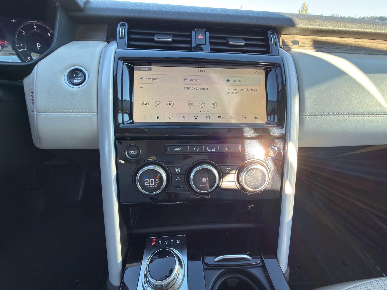 LAND ROVER Discovery 3.0 TDV6 HSE-image-18