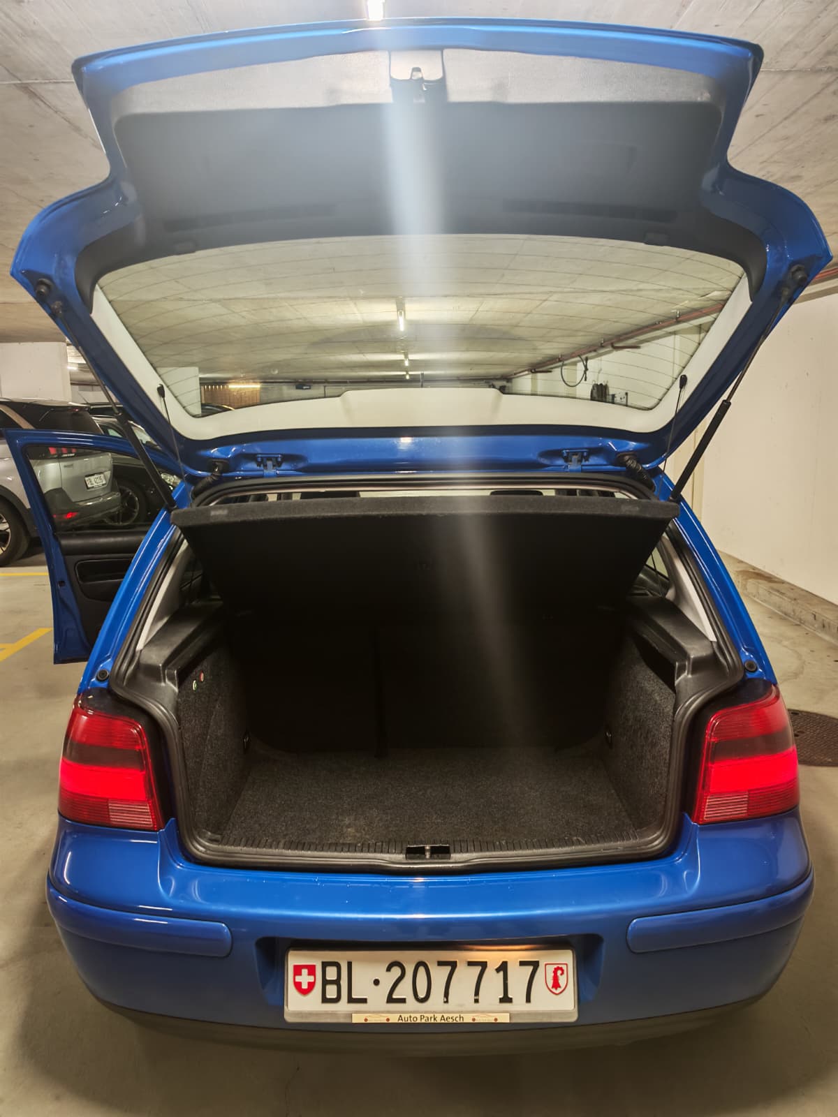VW 2.0 GTI-image-5