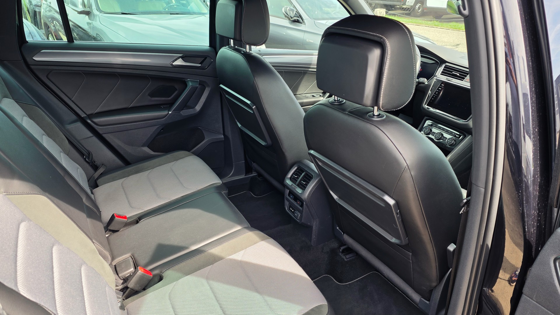 VW Tiguan 2.0TSI Highline 4Motion DSG-image-4