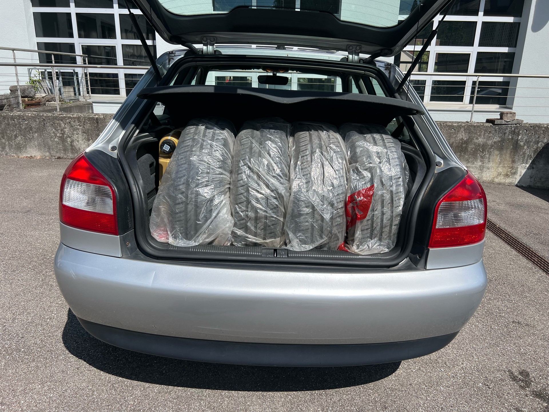AUDI 1.8 20V Turbo 150 Attraction-image-4
