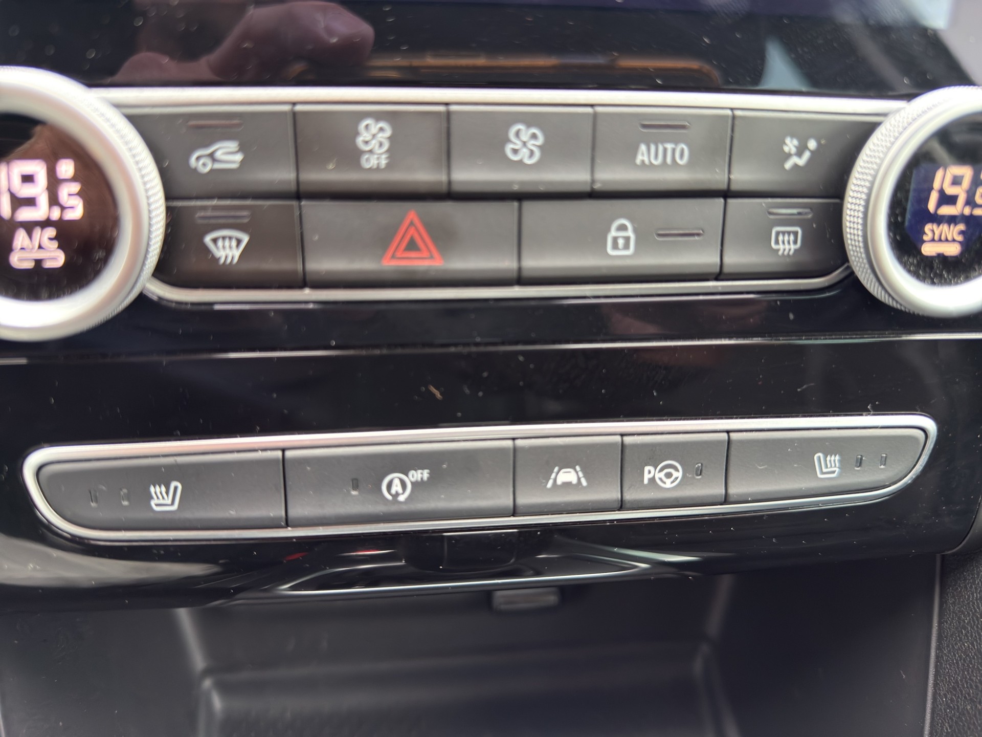 RENAULT Mégane Grandtour 1.5 Blue dCi techno EDC-image-13