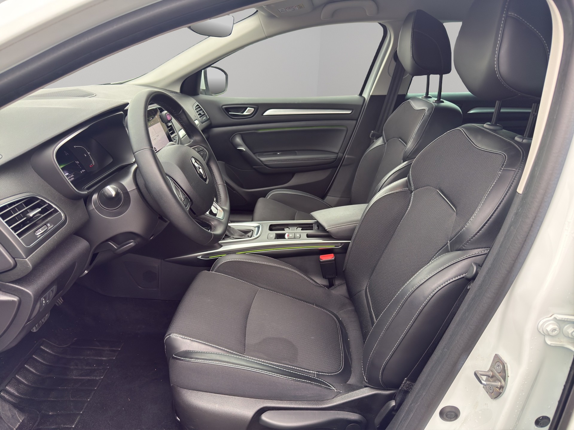 RENAULT Mégane Grandtour 1.5 Blue dCi techno EDC-image-9