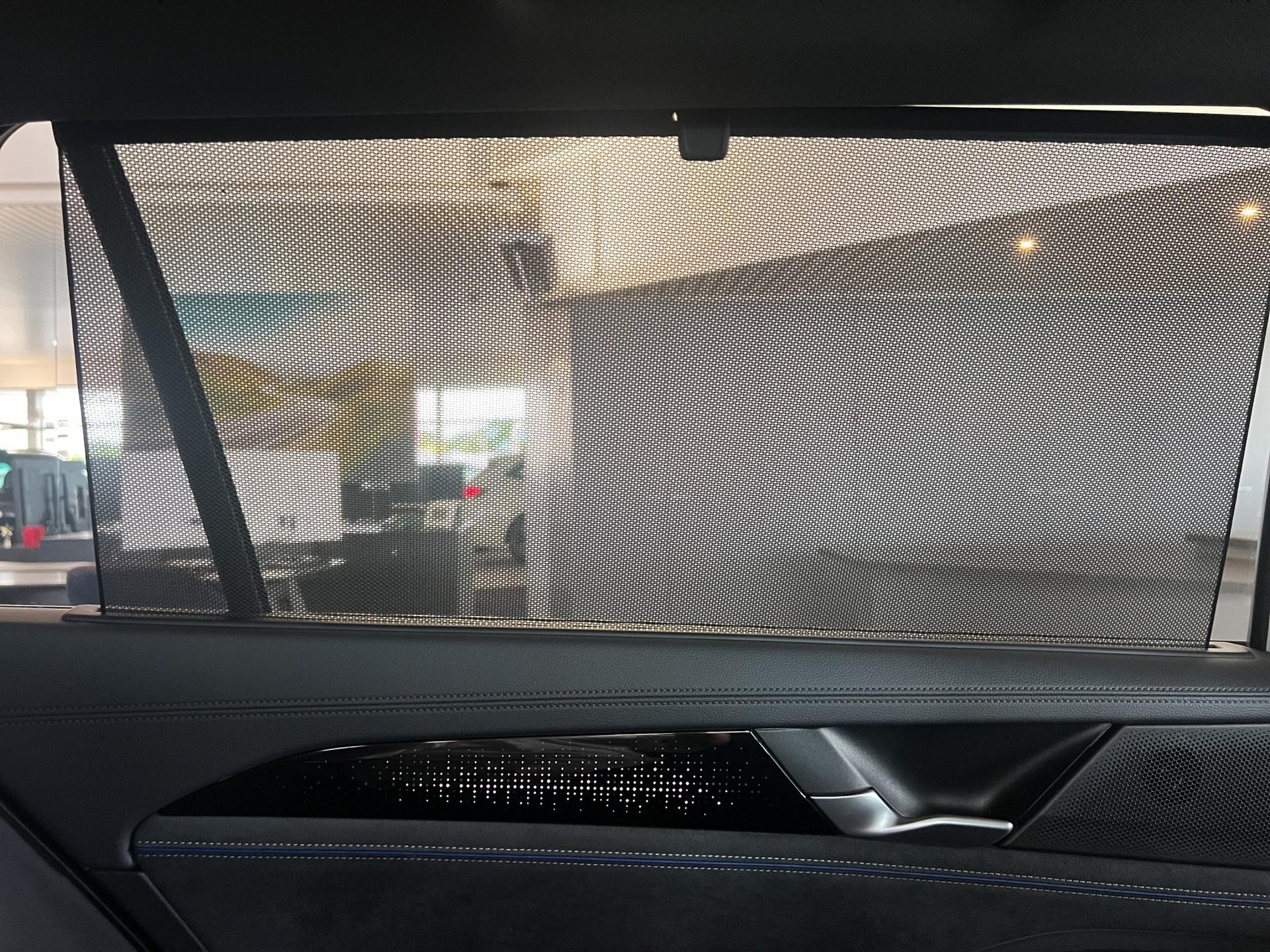 VW Passat Variant 2.0 TDI R-Line DSG 4motion-image-19