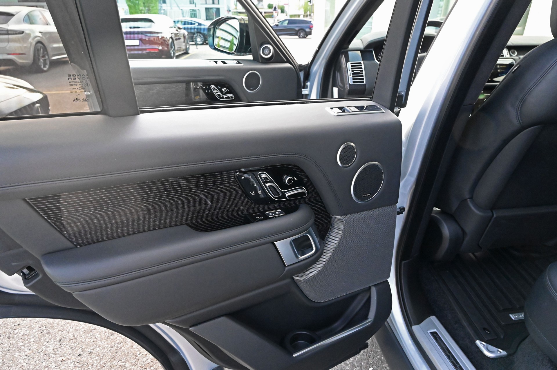 LAND ROVER Range Rover 5.0 V8 S/C AB Automatic-image-12