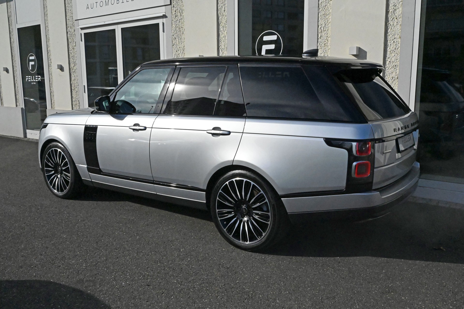 LAND ROVER Range Rover 5.0 V8 S/C AB Automatic-image-6