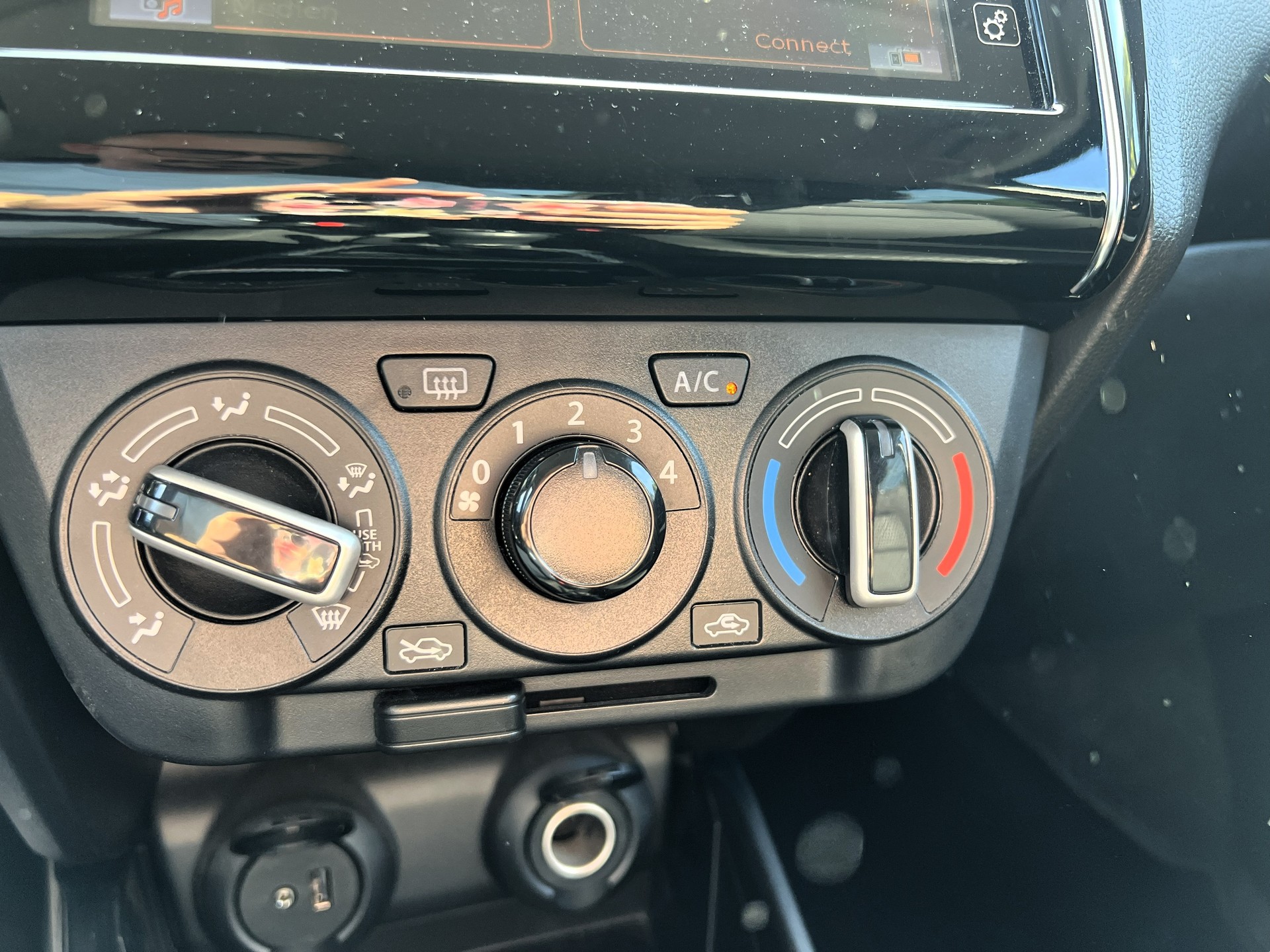 SUZUKI Swift 1,3 i 4X4-image-12