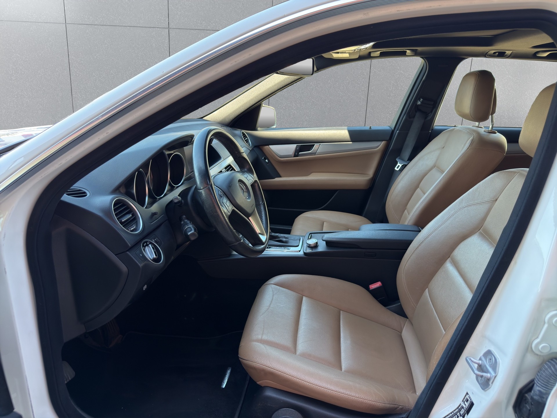 MERCEDES-BENZ C 200 Avantgarde 7G-Tronic-image-8