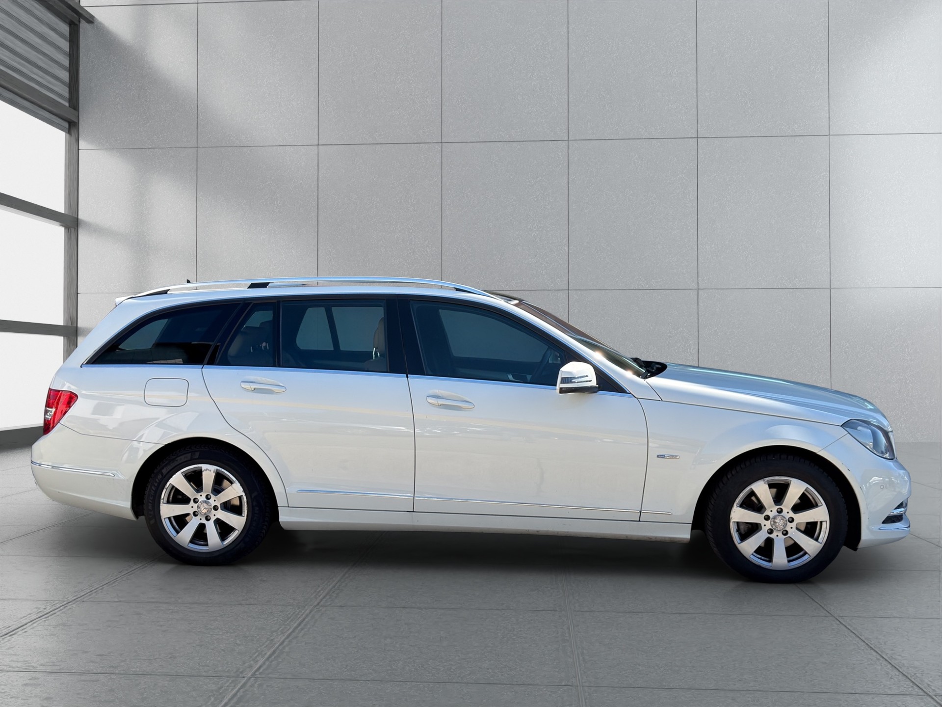 MERCEDES-BENZ C 200 Avantgarde 7G-Tronic-image-7