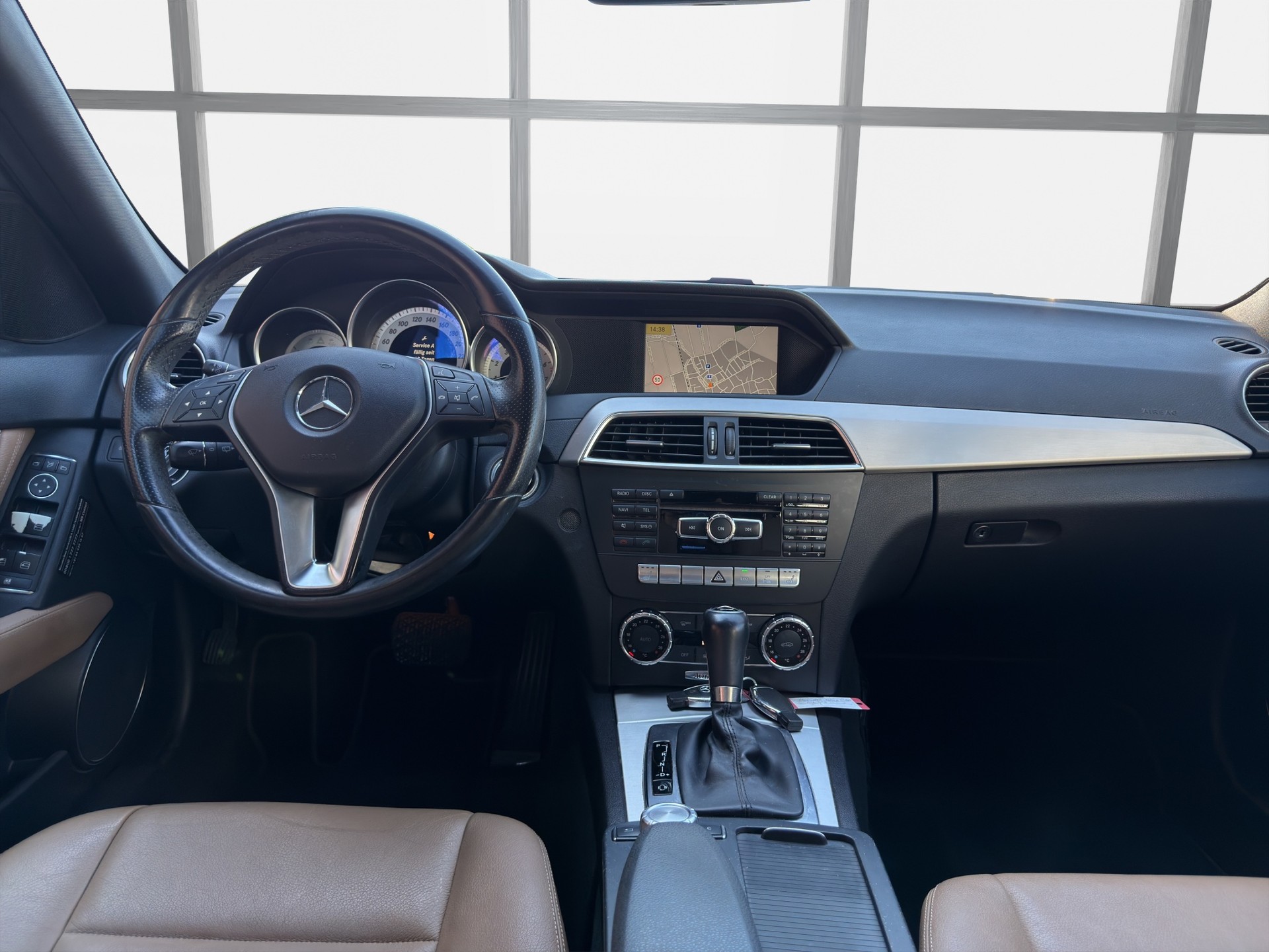 MERCEDES-BENZ C 200 Avantgarde 7G-Tronic-image-14