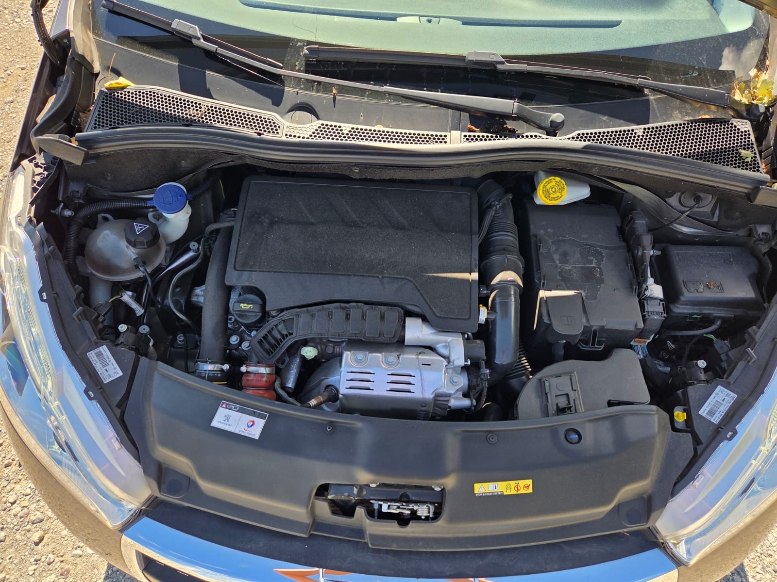 PEUGEOT 208 1.2 PureTech Allure EAT6-image-13