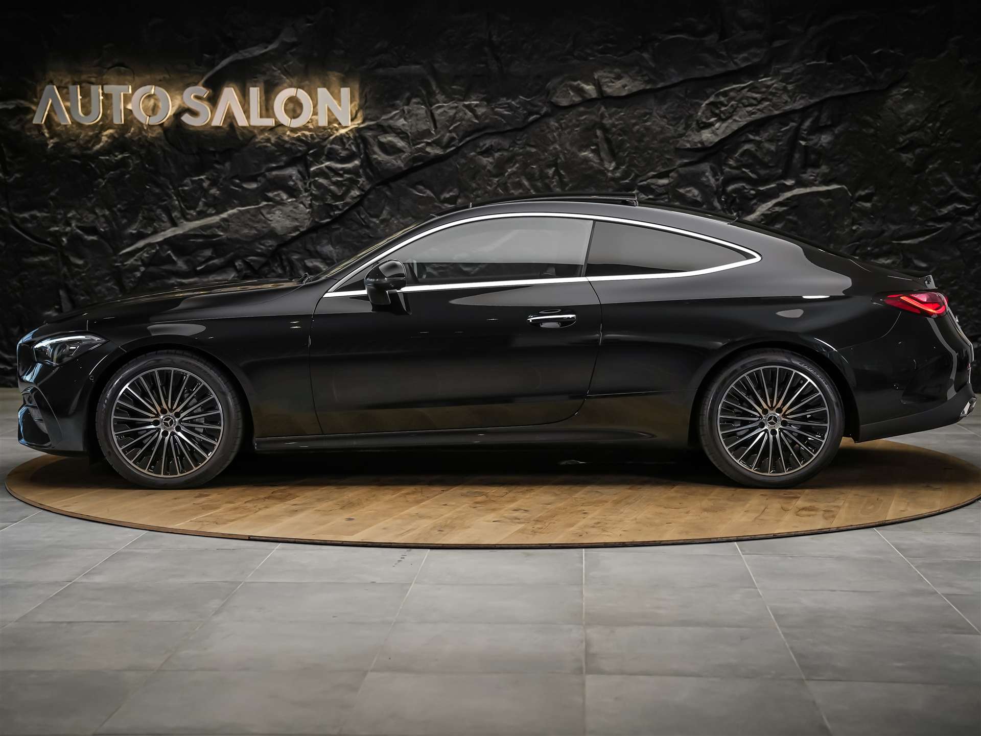 MERCEDES-BENZ CLE 200 AMG Line 4matic Coupé*Panorama*360° Kamera*Werksgarantie*-image-1