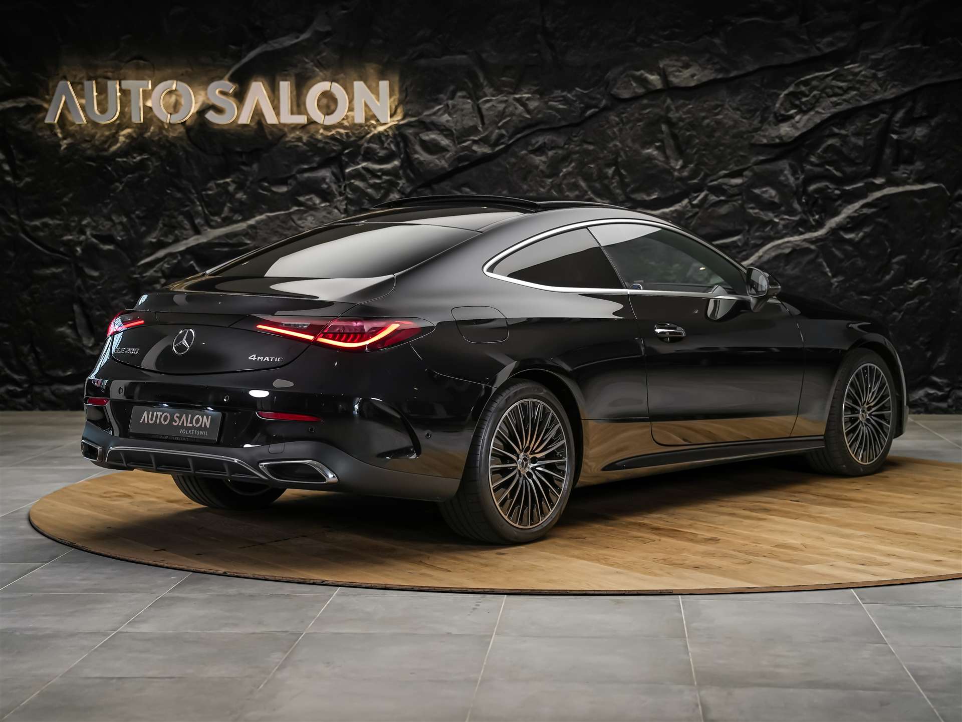 MERCEDES-BENZ CLE 200 AMG Line 4matic Coupé*Panorama*360° Kamera*Werksgarantie*-image-4