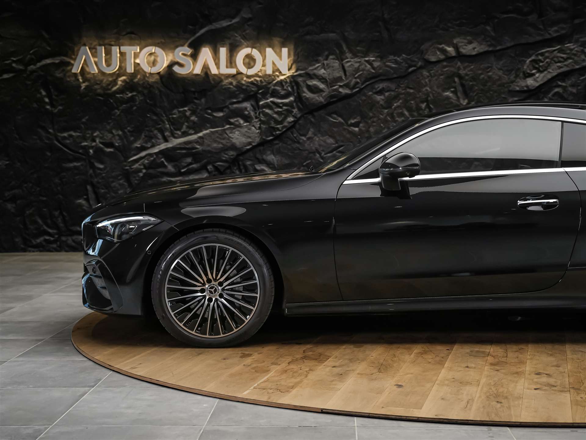 MERCEDES-BENZ CLE 200 AMG Line 4matic Coupé*Panorama*360° Kamera*Werksgarantie*-image-13