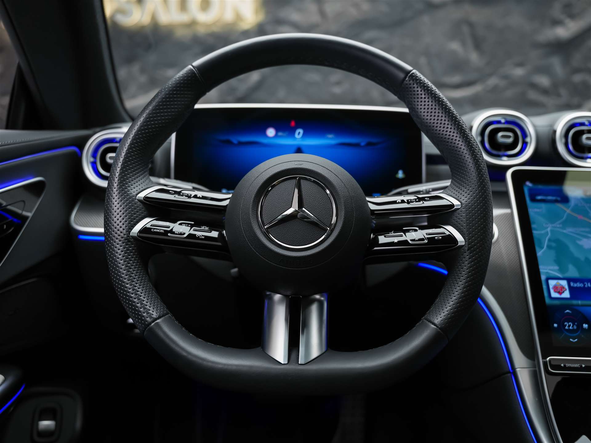 MERCEDES-BENZ CLE 200 AMG Line 4matic Coupé*Panorama*360° Kamera*Werksgarantie*-image-24