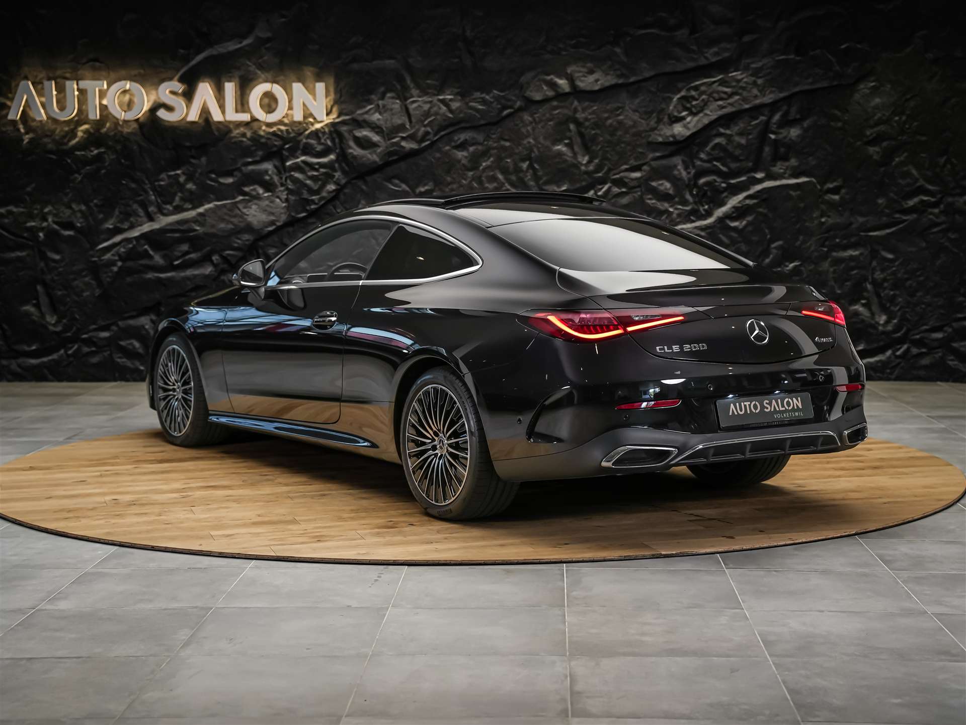 MERCEDES-BENZ CLE 200 AMG Line 4matic Coupé*Panorama*360° Kamera*Werksgarantie*-image-2
