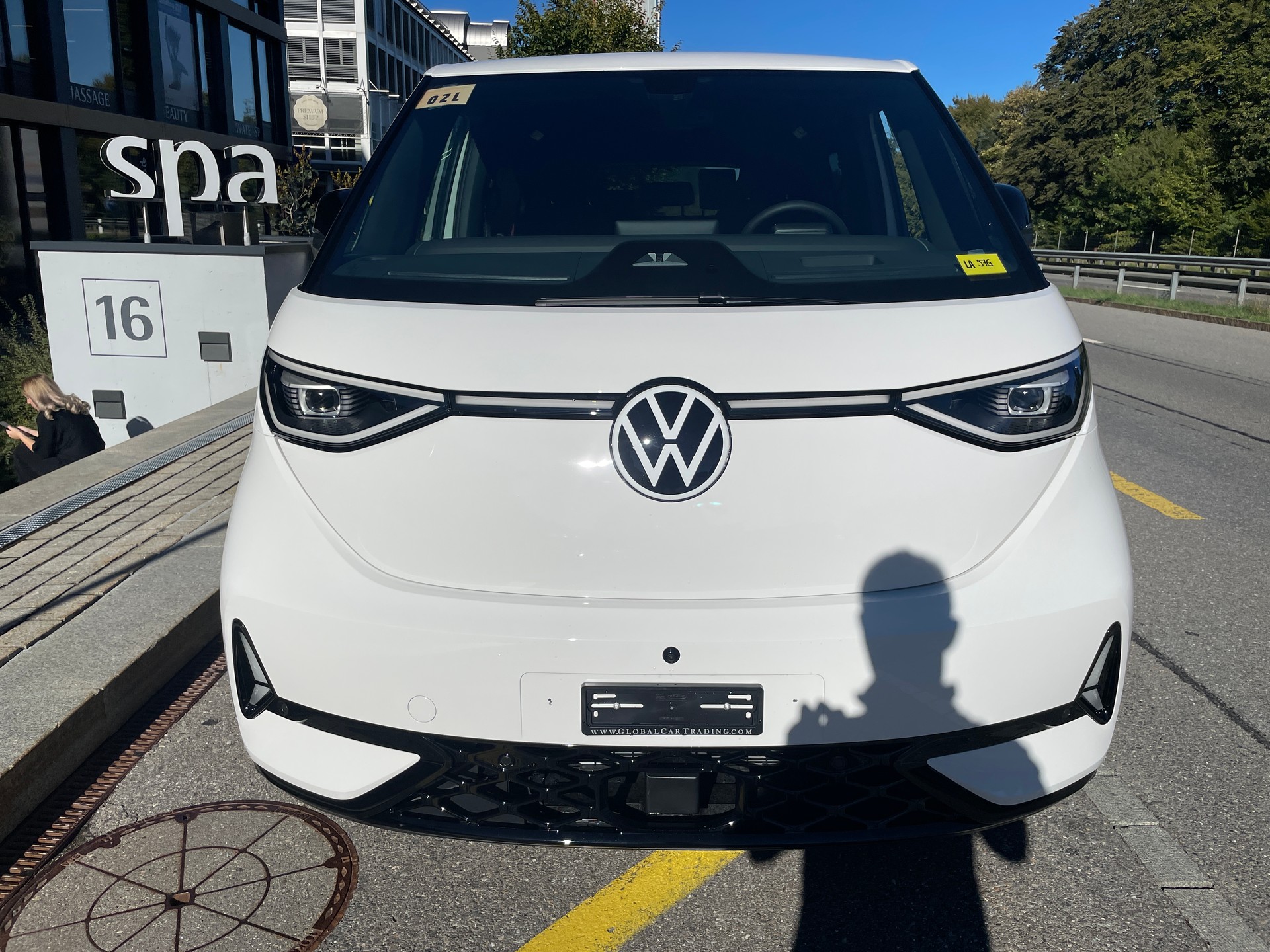VW ID.Buzz LWB GTX 4 Motion, 7-Sitzer-image-1