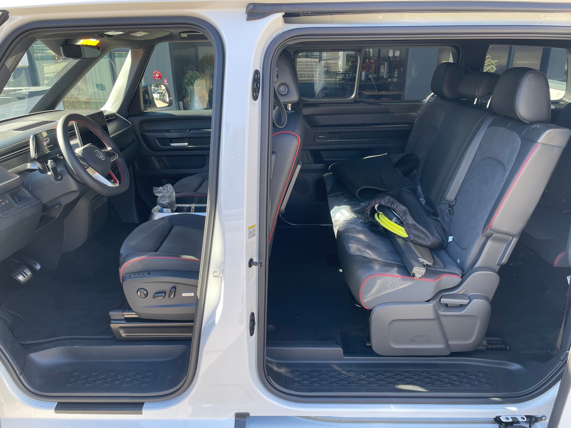 VW ID.Buzz LWB GTX 4 Motion, 7-Sitzer-image-15