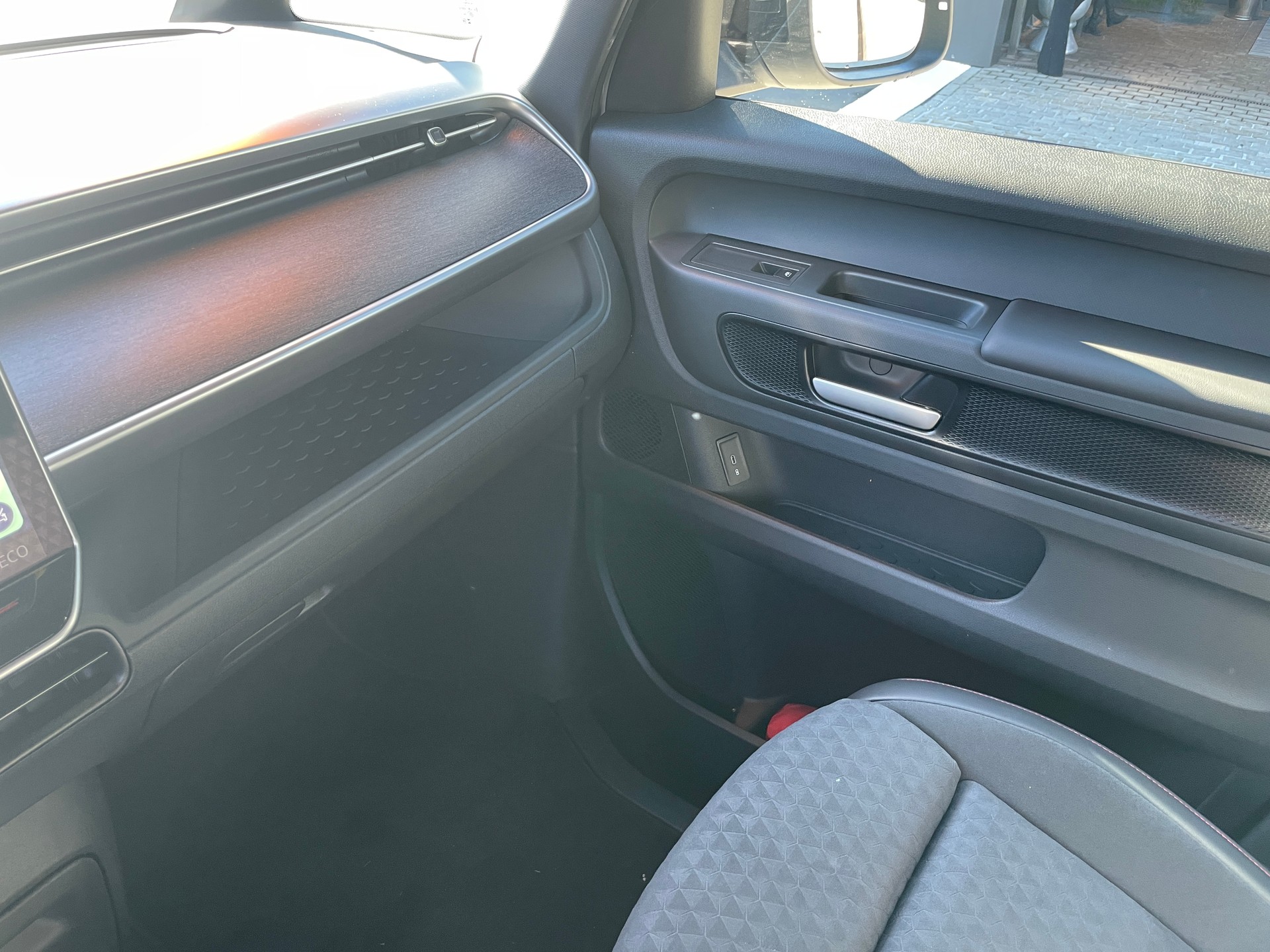 VW ID.Buzz LWB GTX 4 Motion, 7-Sitzer-image-24