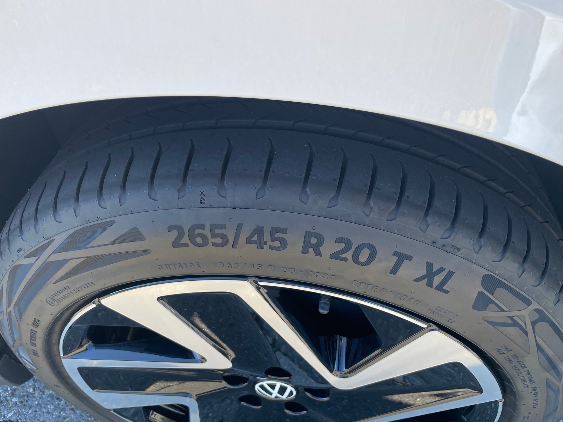 VW ID.Buzz LWB GTX 4 Motion, 7-Sitzer-image-8