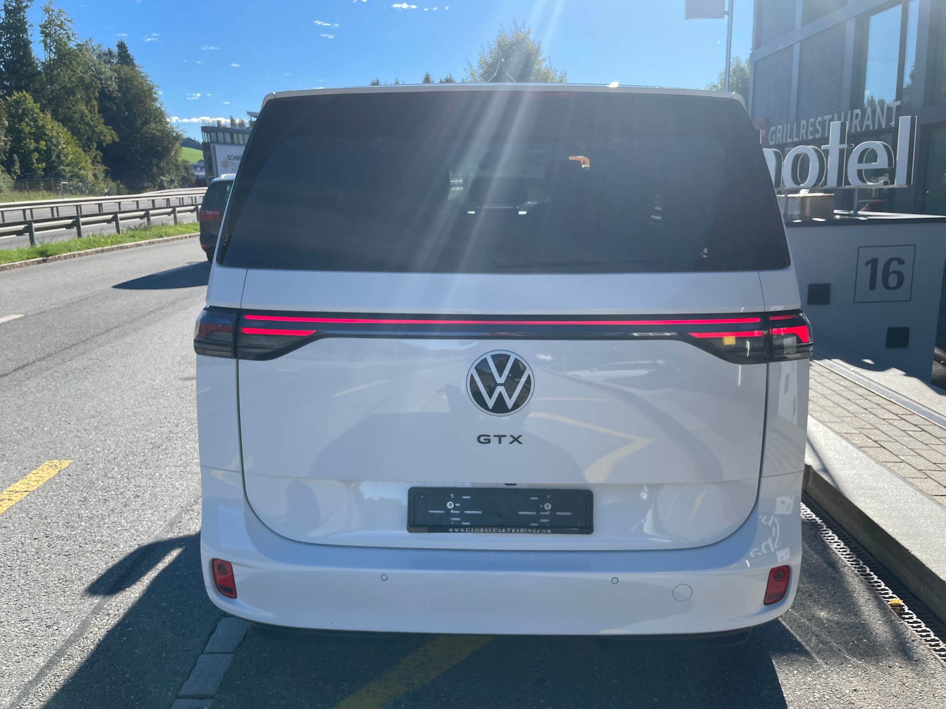 VW ID.Buzz LWB GTX 4 Motion, 7-Sitzer-image-5
