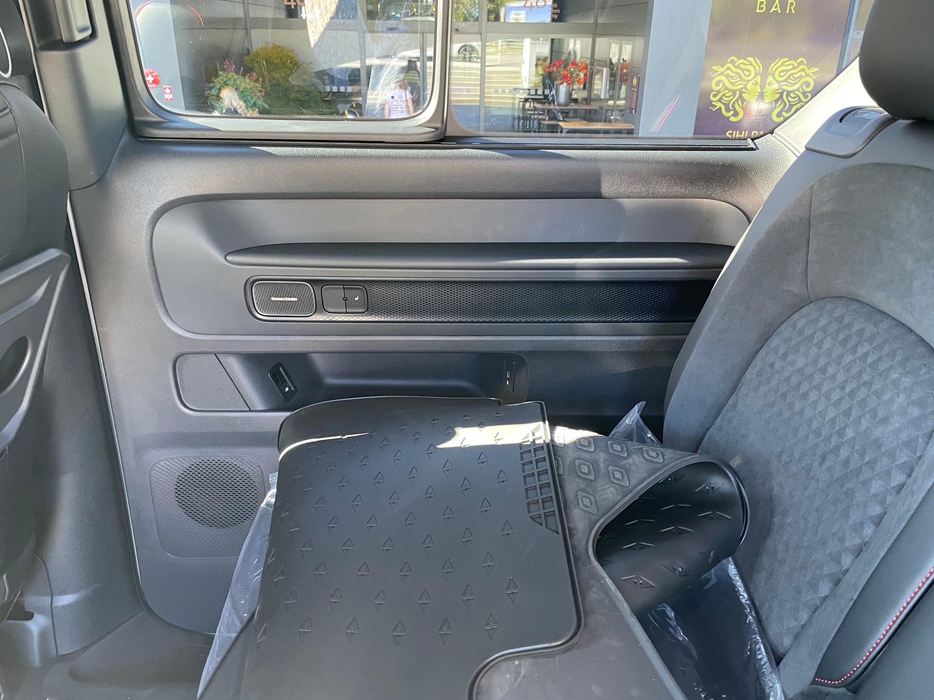 VW ID.Buzz LWB GTX 4 Motion, 7-Sitzer-image-20