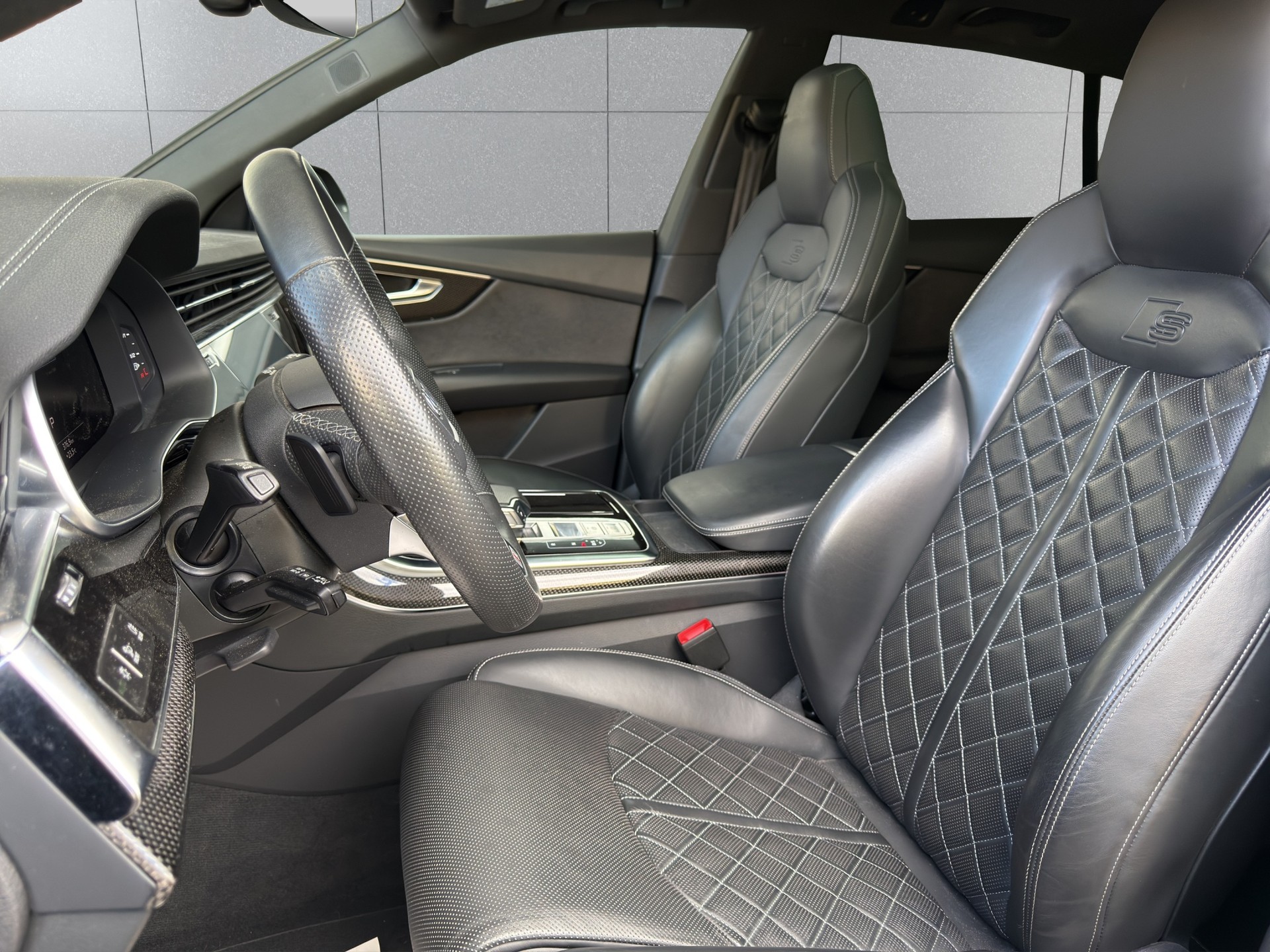AUDI SQ8 TFSI quattro tiptronic-image-8