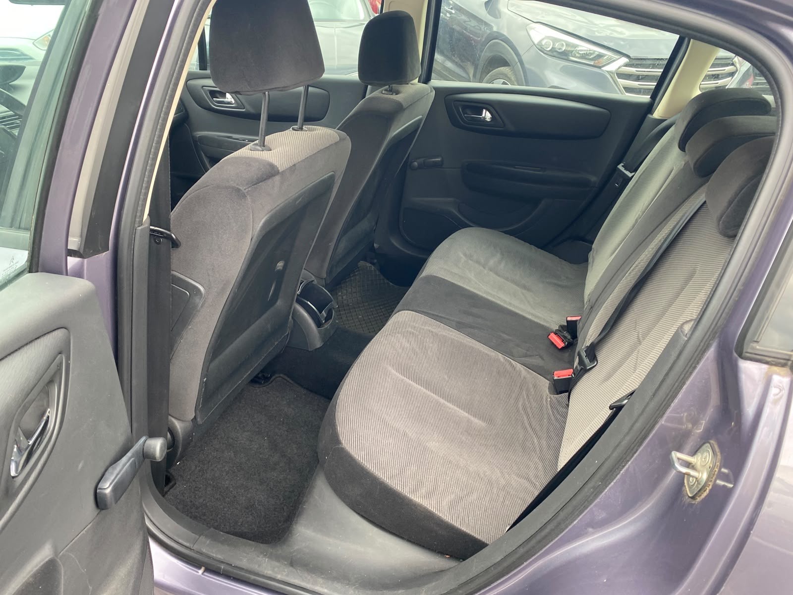 CITROEN C4 Berline 1.6i 16V SX-image-11