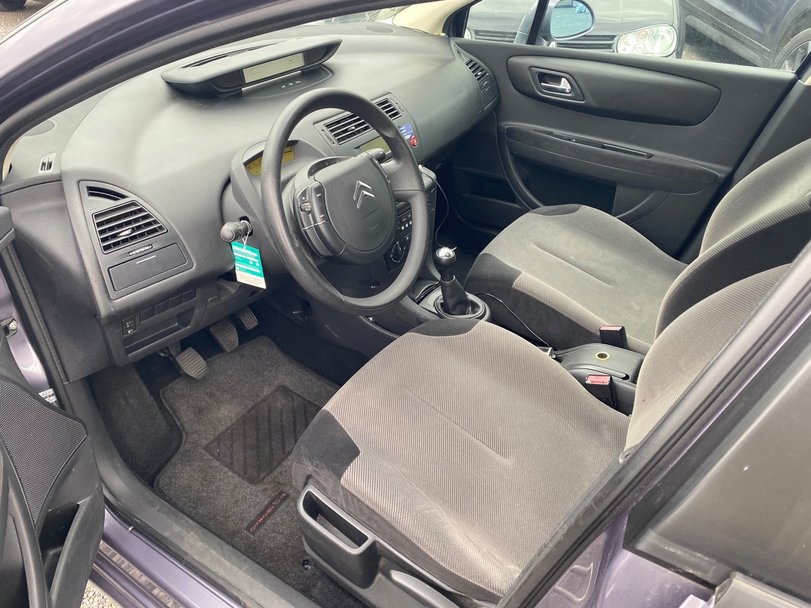 CITROEN C4 Berline 1.6i 16V SX-image-9