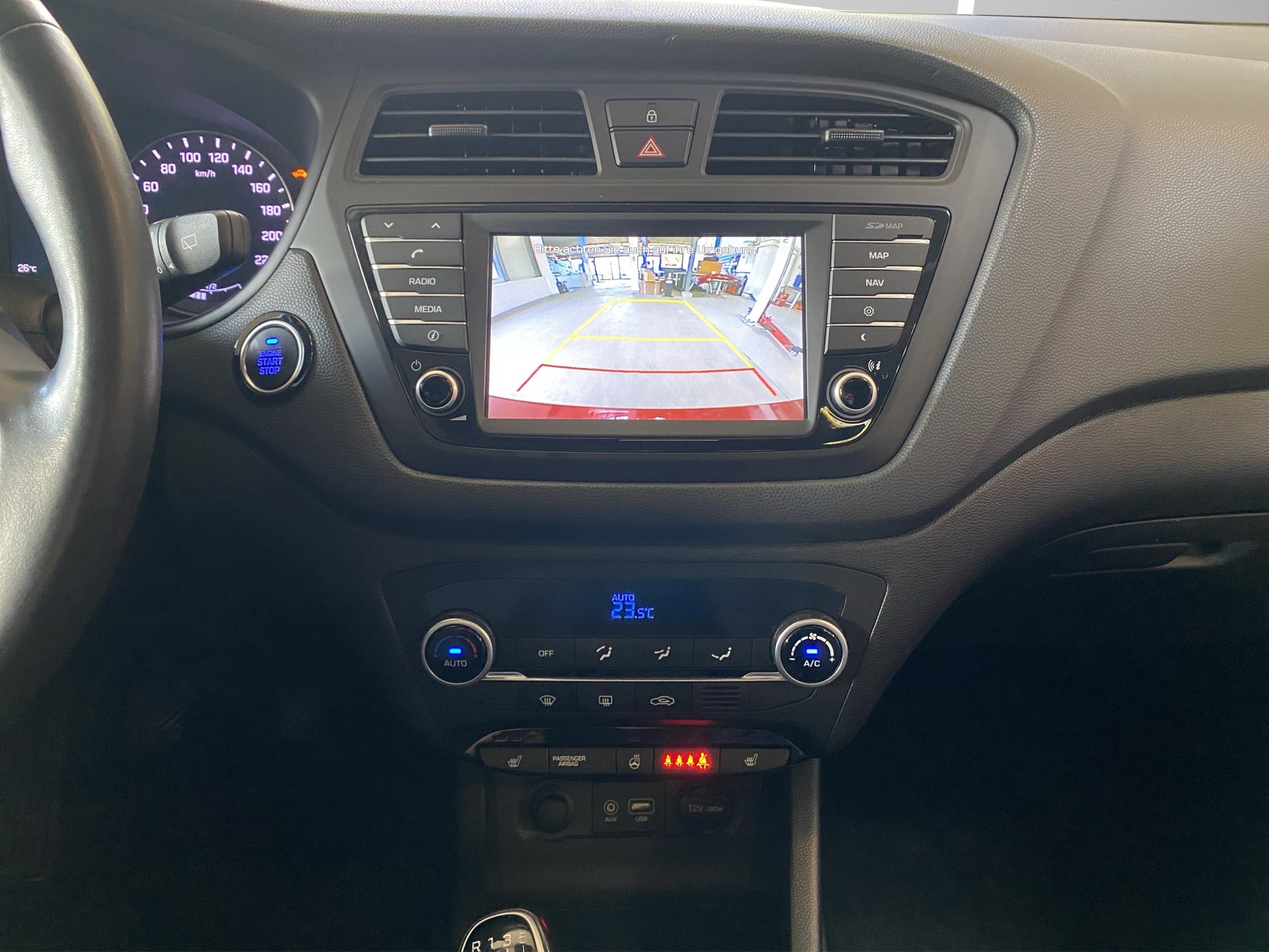 HYUNDAI i20 1.4 Vertex-image-10