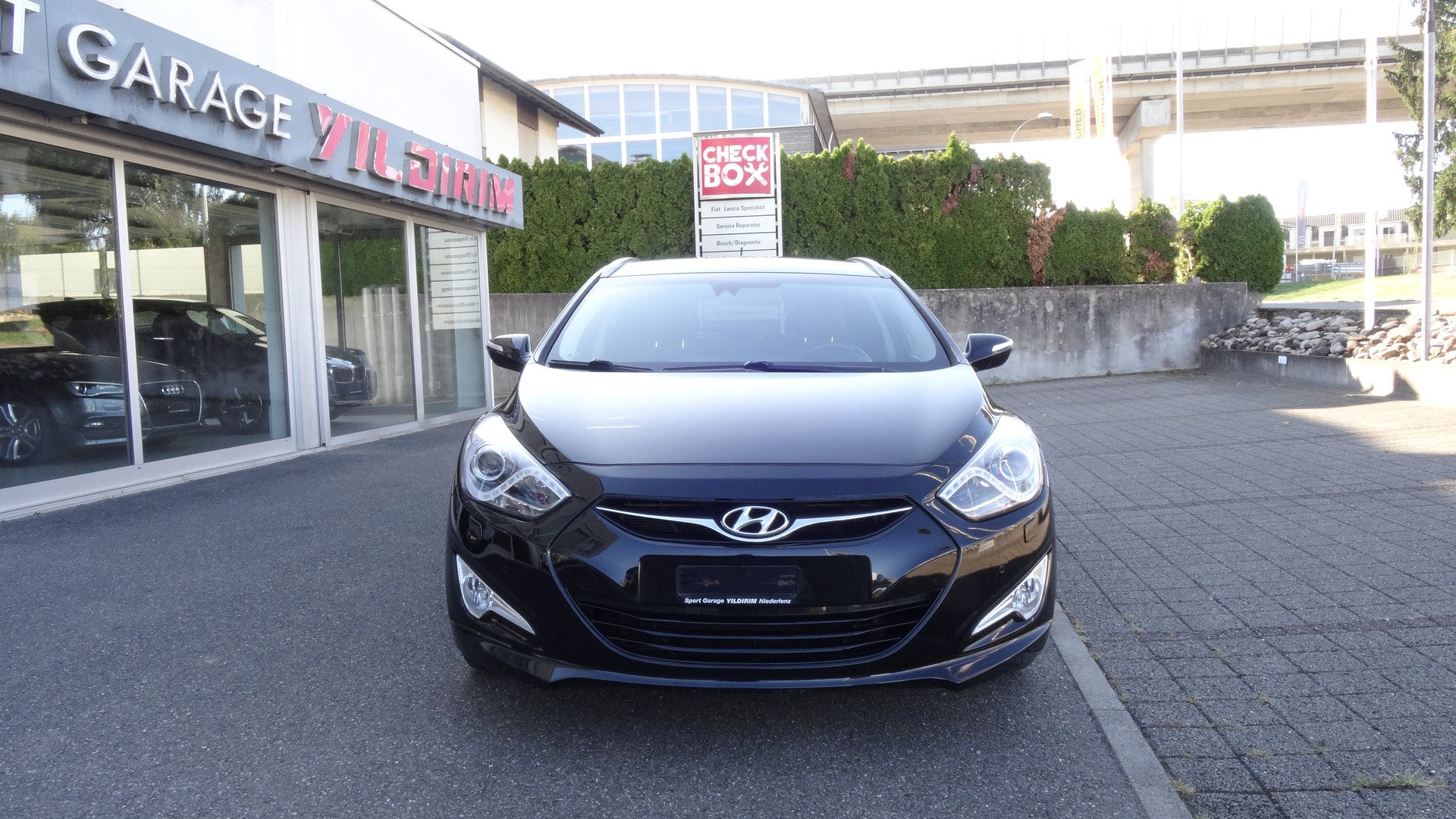 HYUNDAI i40 Wagon 2.0 GDi Style Automatic-showroom-element-1