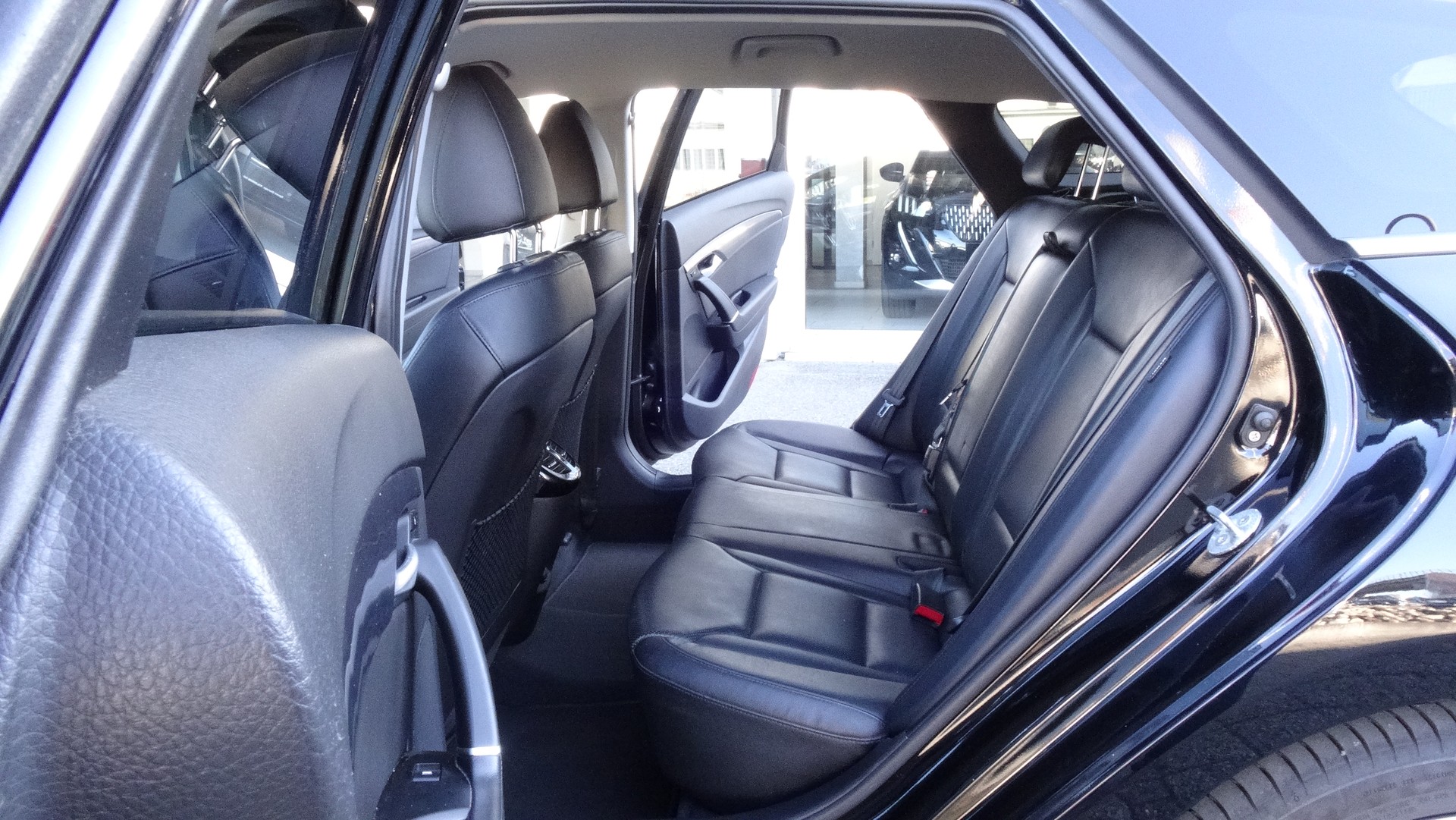 HYUNDAI i40 Wagon 2.0 GDi Style Automatic-image-10