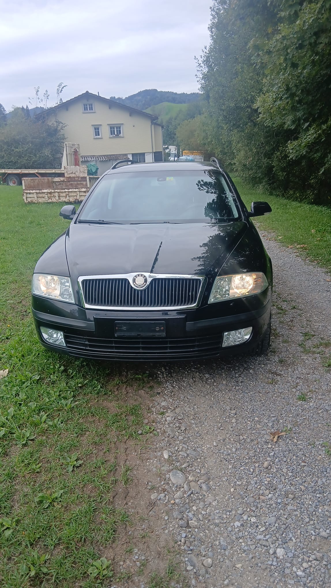 SKODA Octavia 2.0 TDI Swiss Adventure 4x4-image-2
