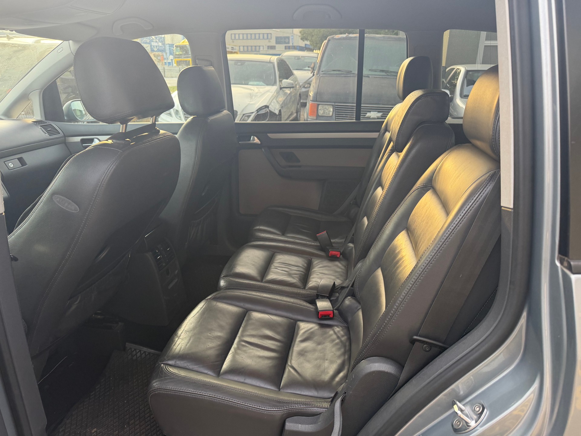 VW CrossTouran 2.0 TDI DSG-image-5