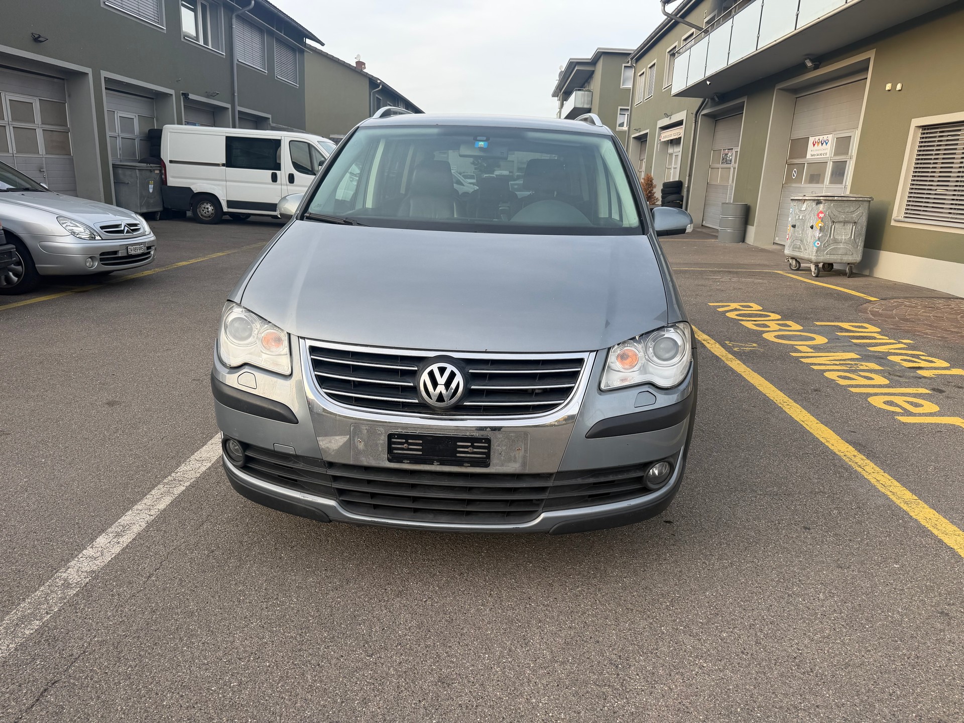VW CrossTouran 2.0 TDI DSG-image-2