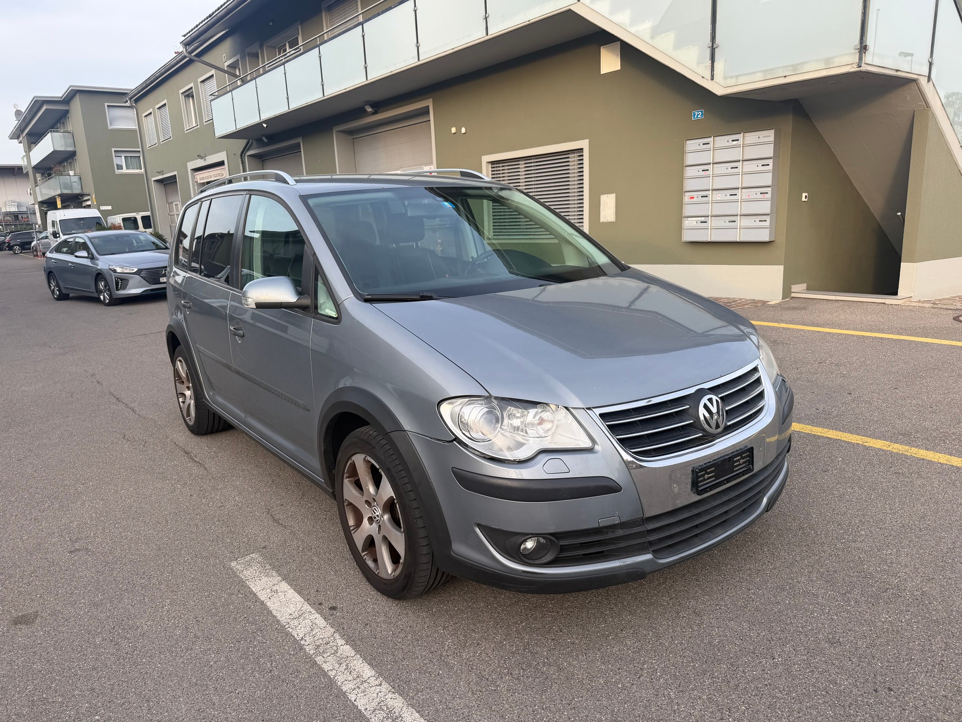 VW CrossTouran 2.0 TDI DSG-image-3