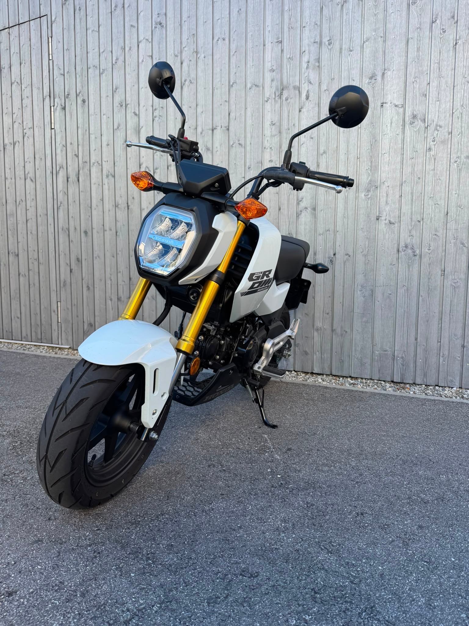 HONDA 125-showroom-element-3