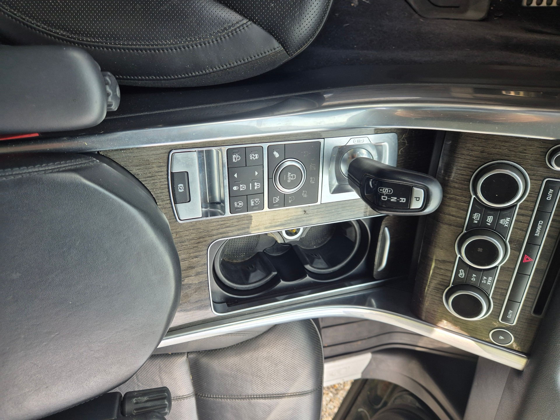 LAND ROVER Range Rover Sport 2.0SD4 HSE Automatic-image-10