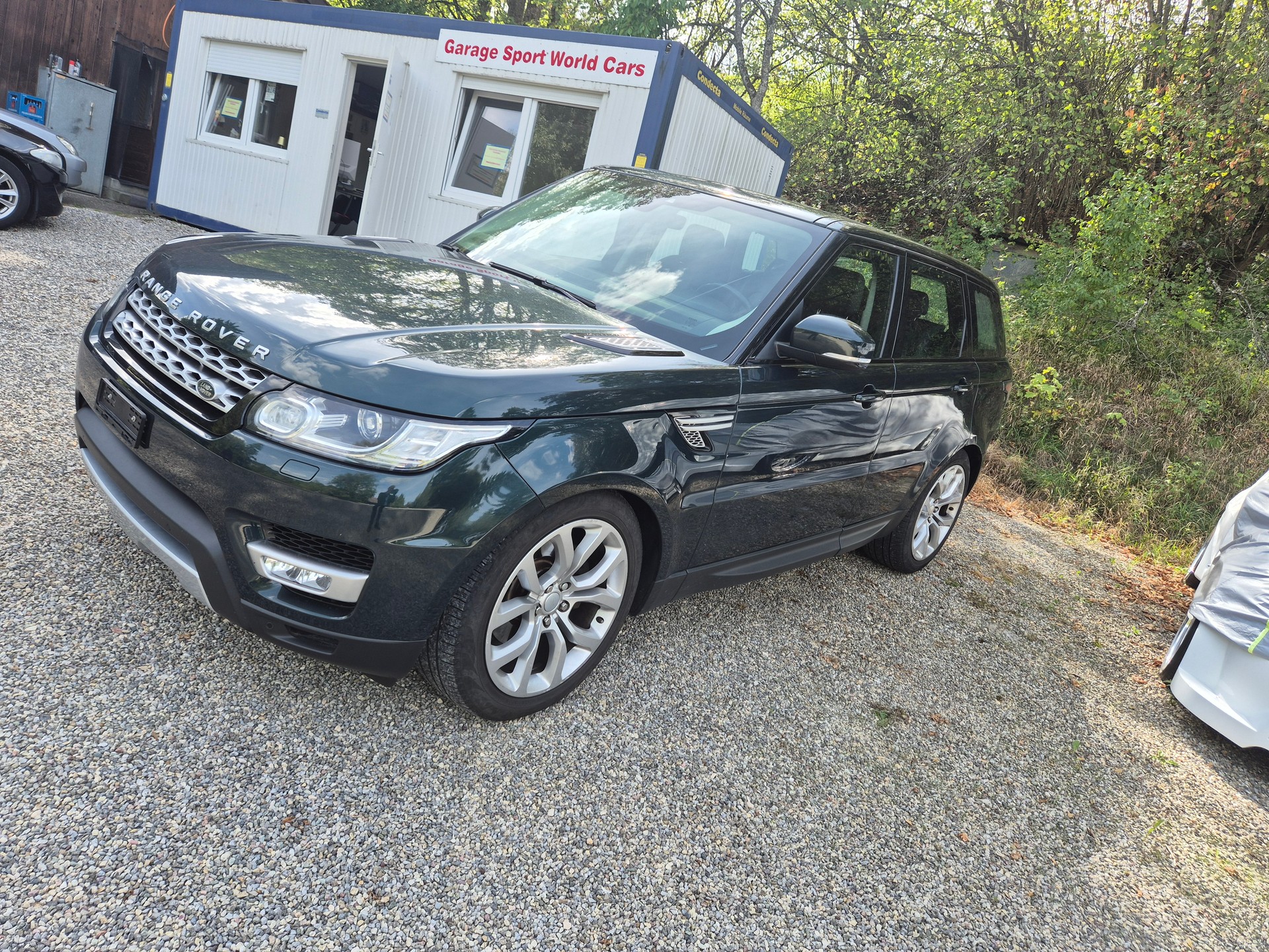 LAND ROVER Range Rover Sport 2.0SD4 HSE Automatic-image-2