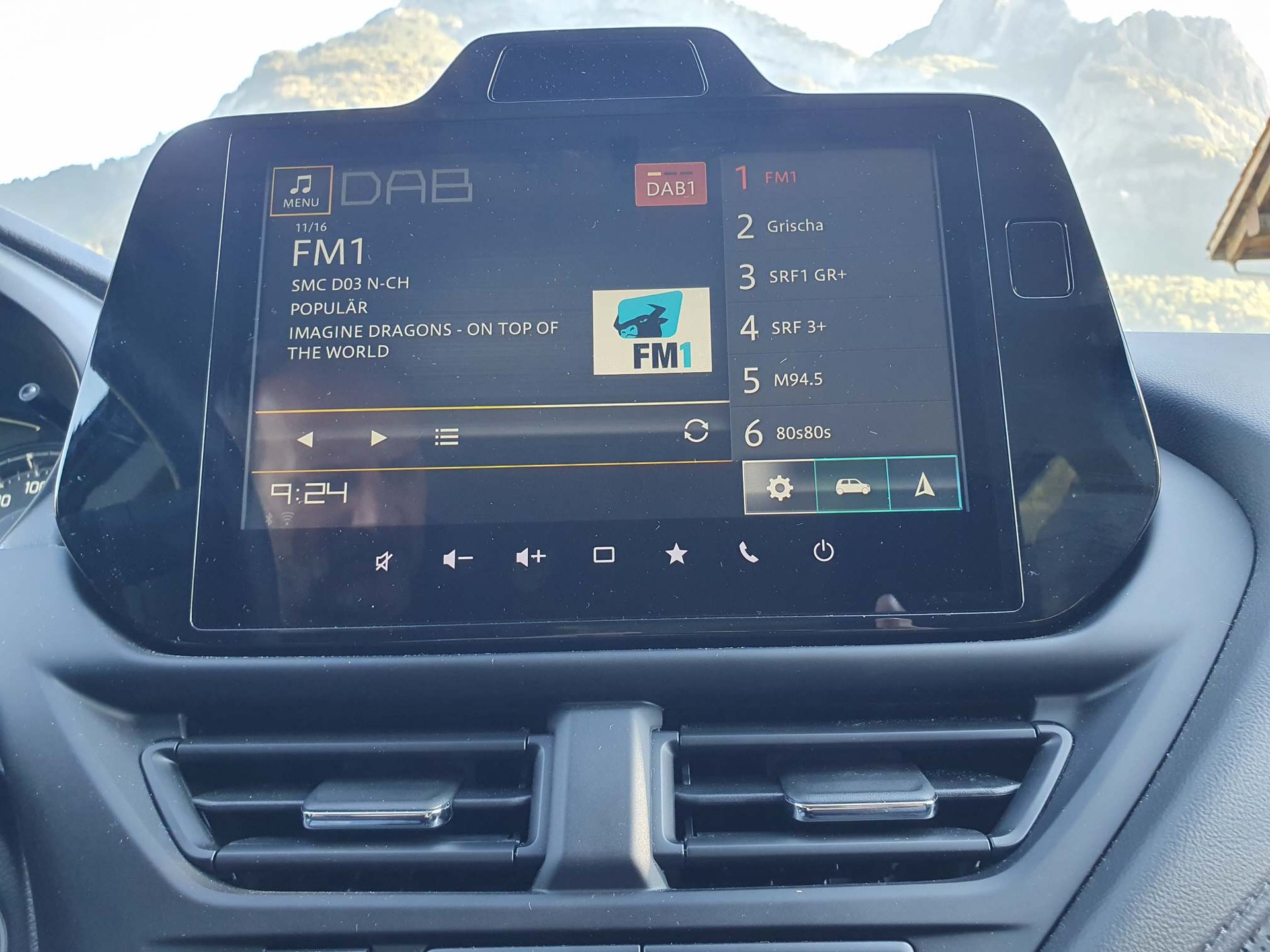 SUZUKI S-Cross 1.4 T Compact+ Hybrid AllGrip-image-14