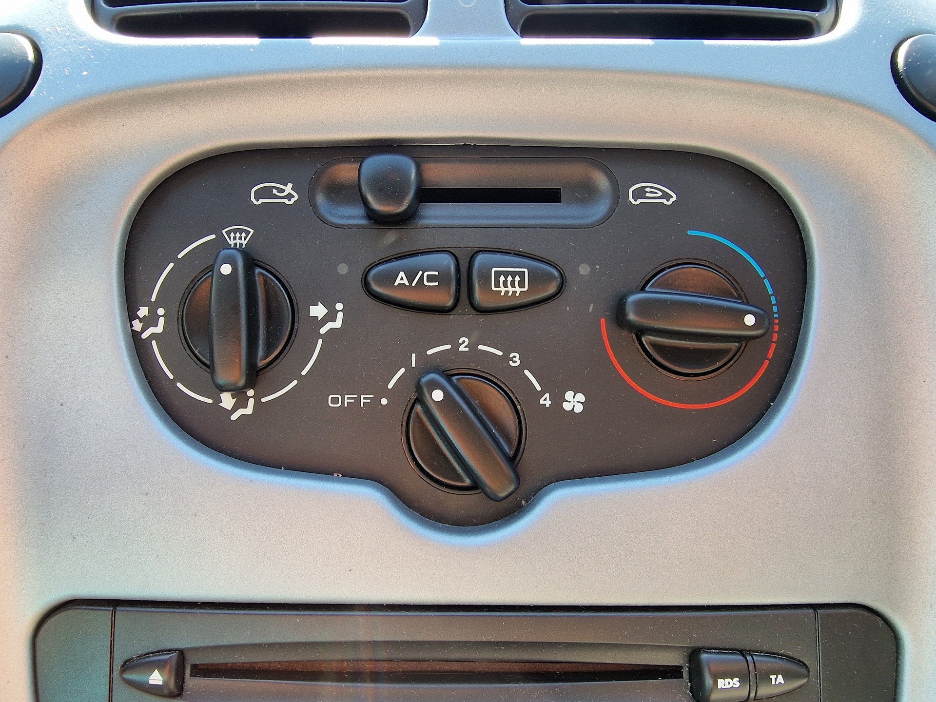 CITROEN Xsara Picasso 1.6i (X) 12Mt Gara MFK NEU-image-12