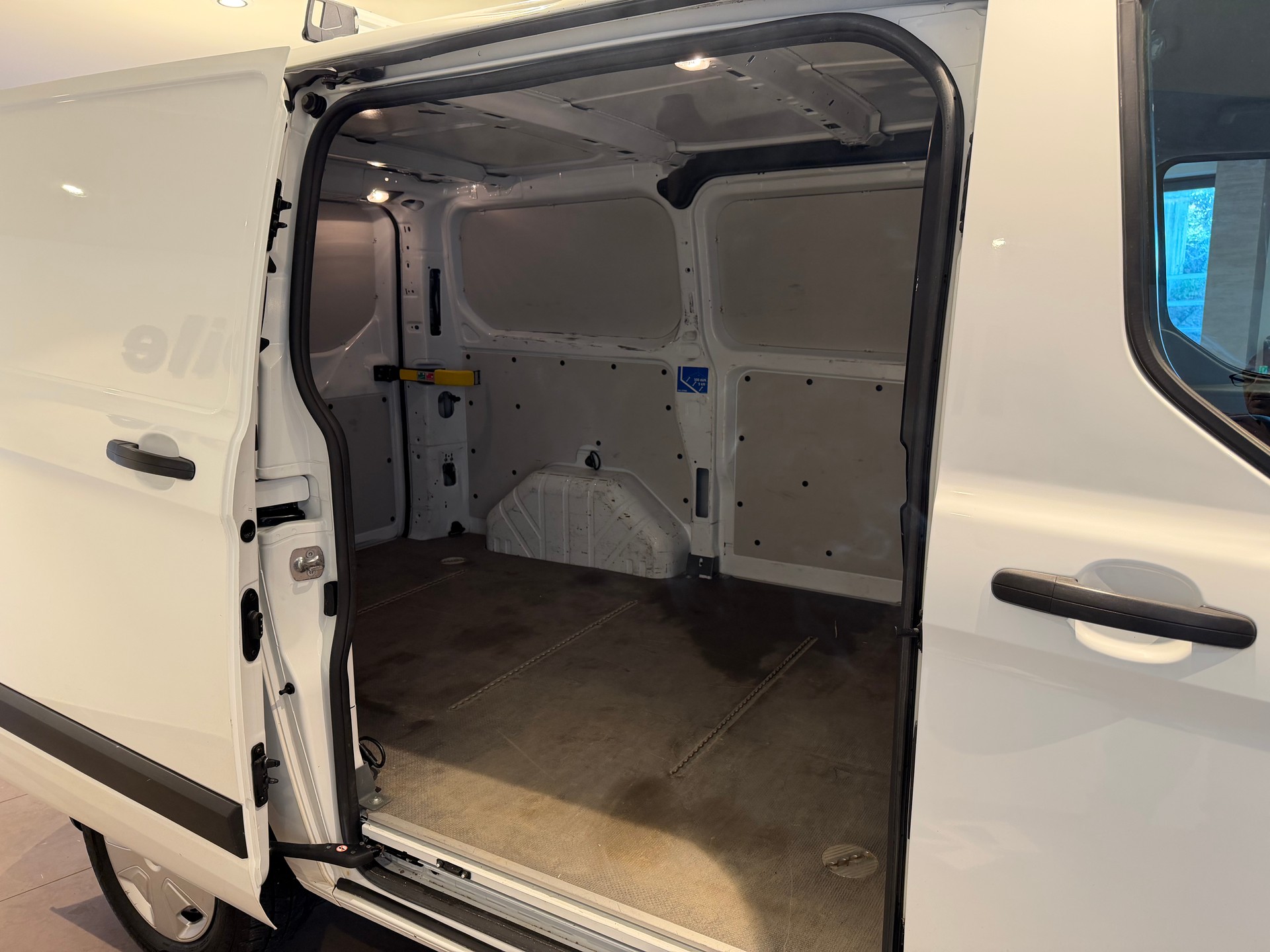 FORD Transit Custom Van 280 L1 2.0 TDCi 130 Trend-image-5