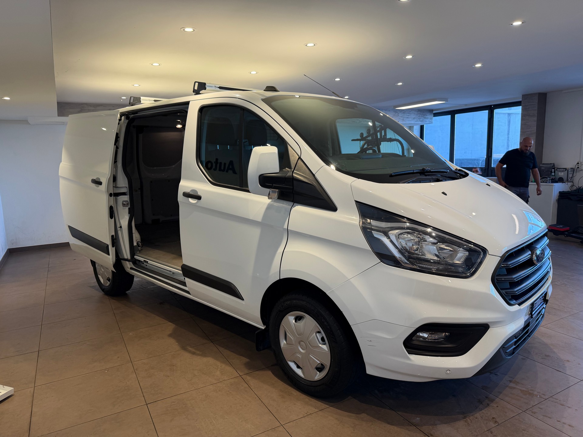 FORD Transit Custom Van 280 L1 2.0 TDCi 130 Trend-image-2